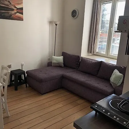 Lucin Apartment *